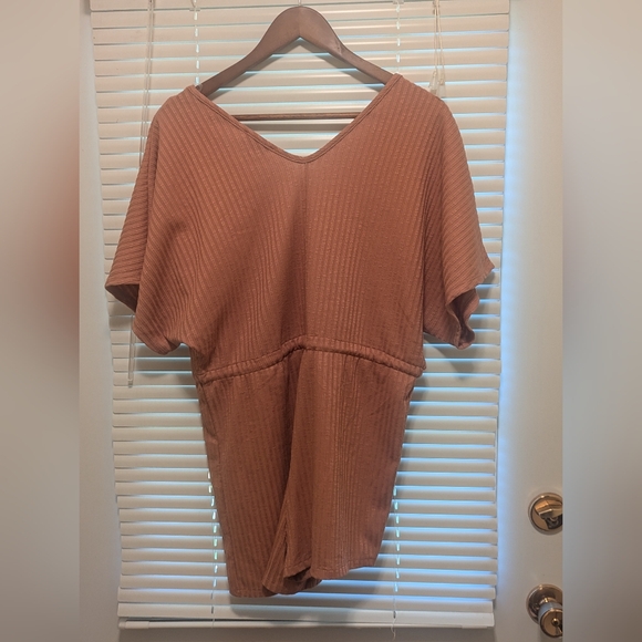 NWOT n/t Romper - Picture 4 of 4